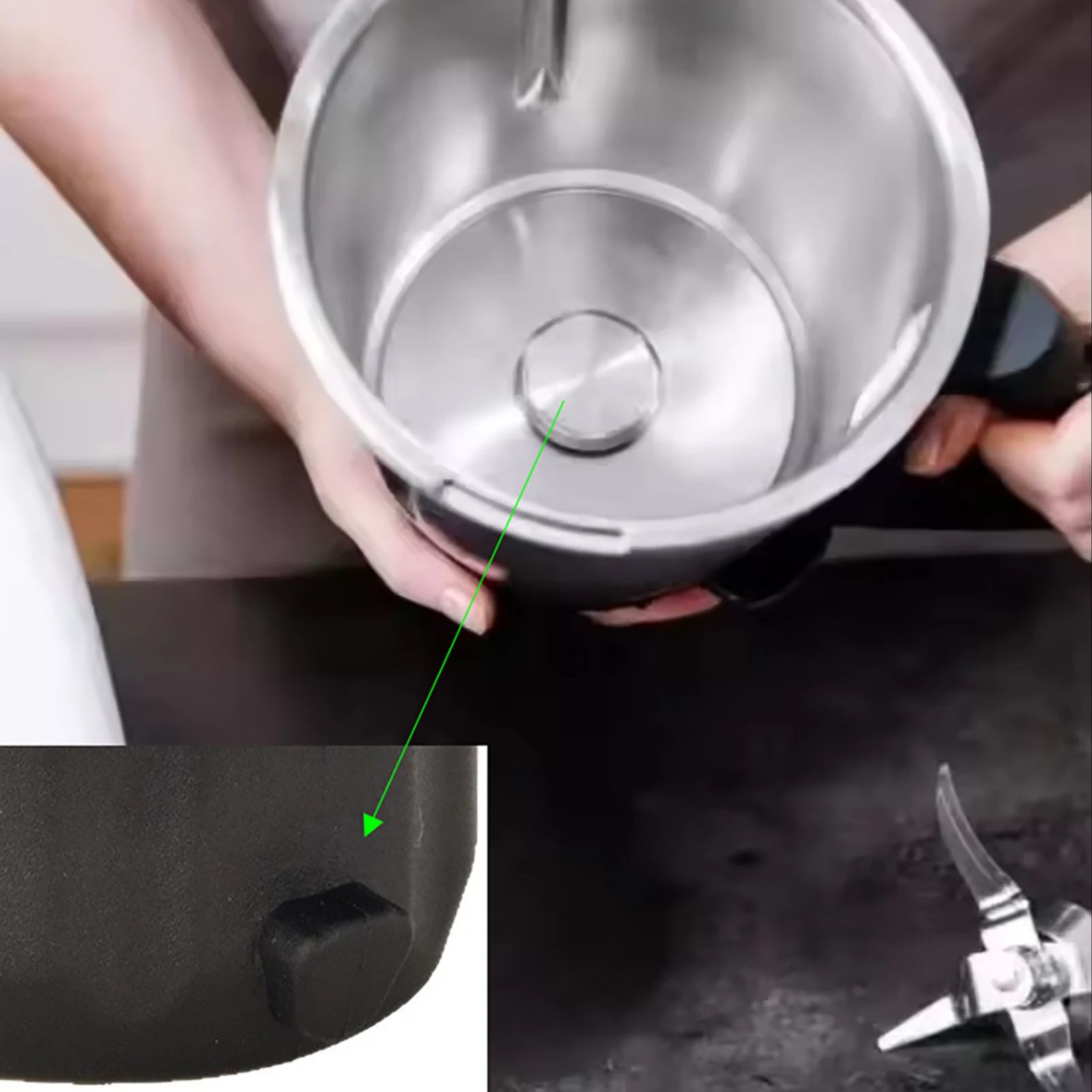 Kitchen Gadgets Thermomix - จุกปิดช่องใส่ใบมีด TM7 สำหรับเครื่อง Thermomix TM5/TM6/TM7 ฝาปิดช่องใบมีดแบบยูนิเวอร์แซล
