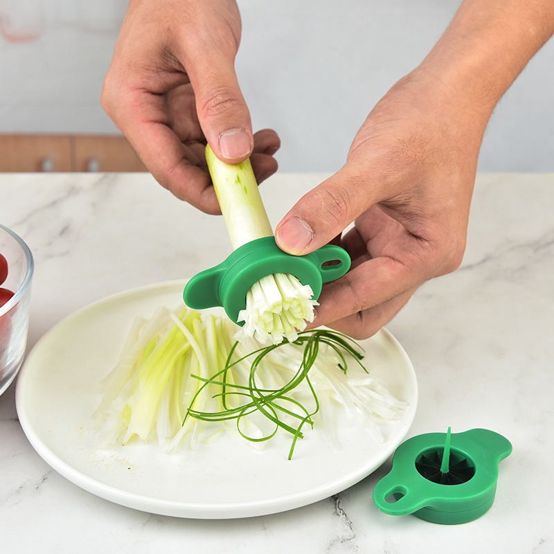 Kitchen Gadgets Wirecutter - เครื่องตัดต้นหอมสแตนเลส รูปดอกพลัม เครื่องตัดต้นหอมแบบเร็วสำหรับใช้ในครัวเรือน อุปกรณ์ตัดต้นหอมแบบเส้นลวด อุปกรณ์ครัว