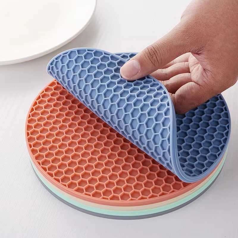 Kitchen Gadgets In Japan - แผ่นรองแก้วซิลิโคน เกรดอาหาร แผ่นรองจานกันลื่น อุปกรณ์ครัว แผ่นรองแก้วทรงกลม